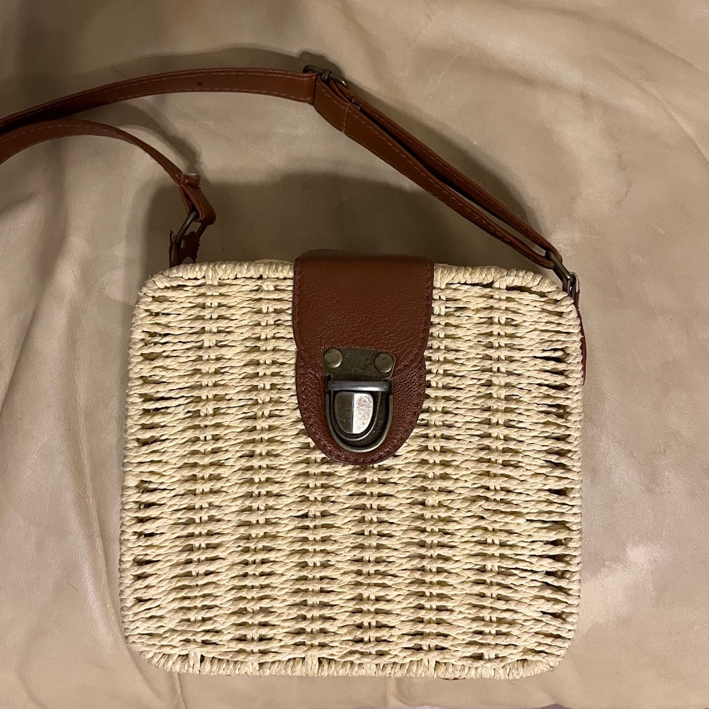 Wicker Purse with Leather Strap & Clasp Closure, Lined Interior, Square